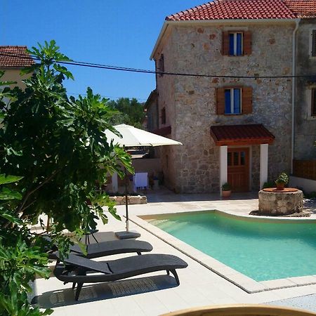 Villa Santa Eufemia Sutomiscica Екстер'єр фото