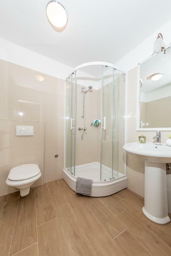 Villa Santa Eufemia Sutomiscica Екстер'єр фото