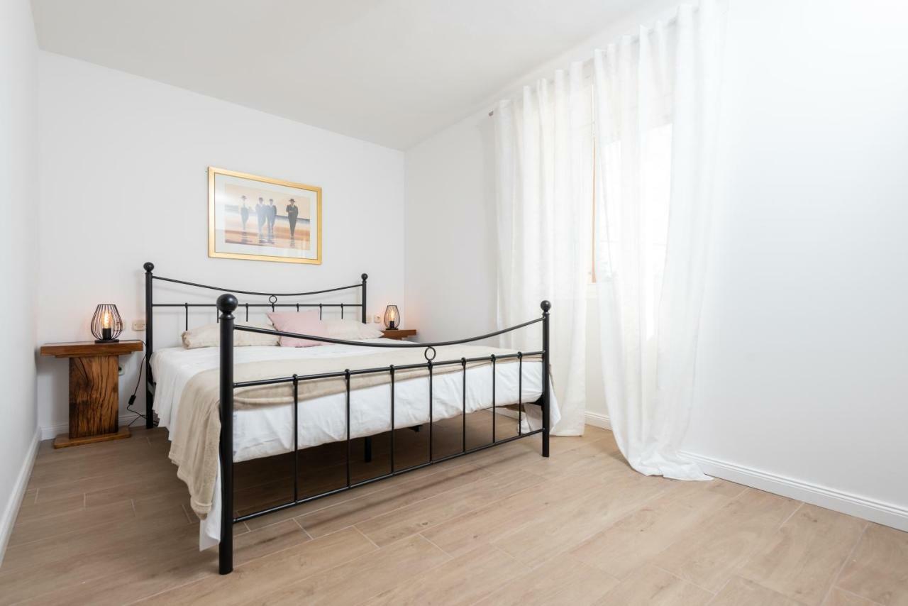 Villa Santa Eufemia Sutomiscica Екстер'єр фото